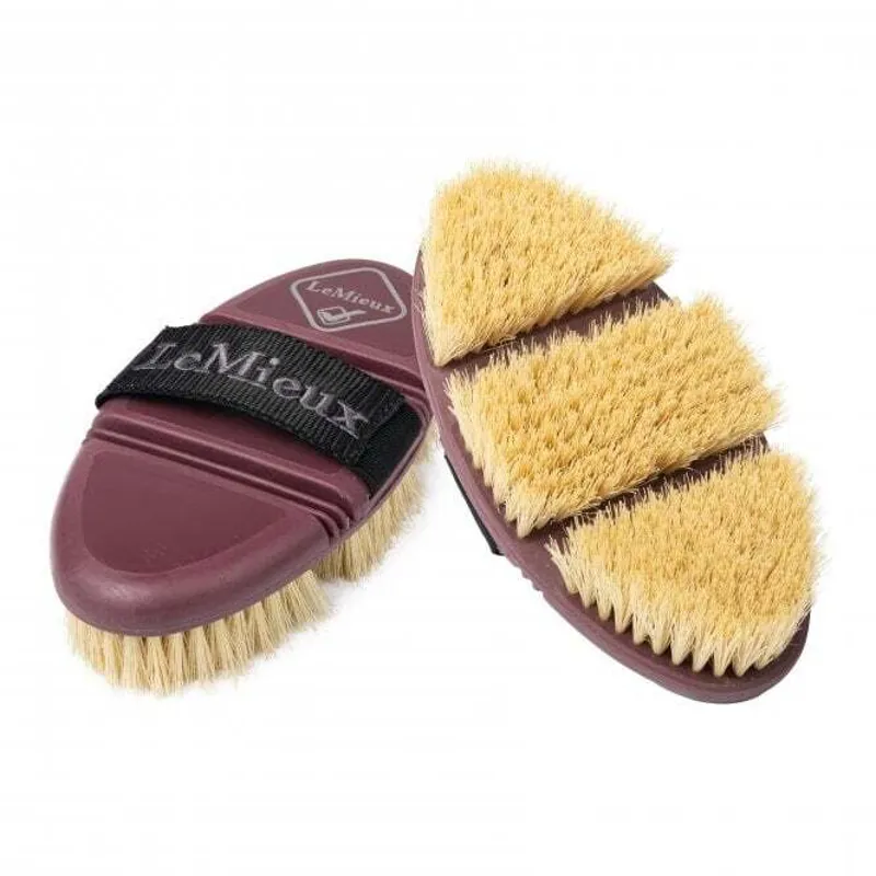 AW22 LeMieux Flexi Scrubbing Brush Rioja