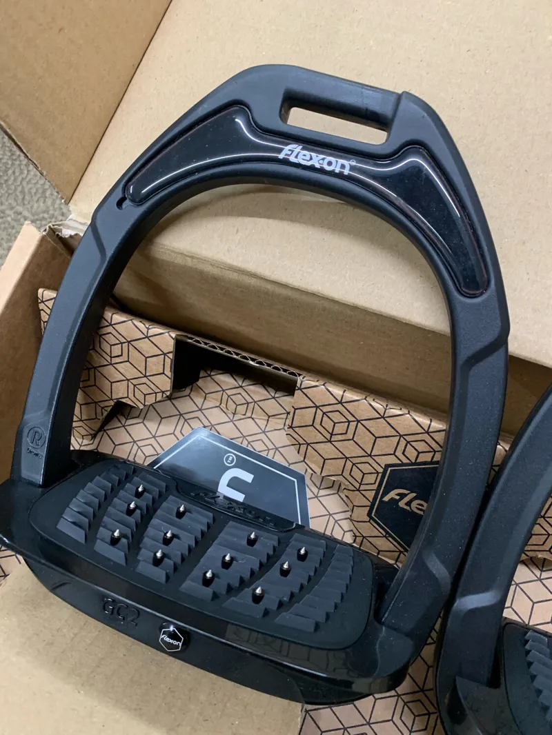 Flex-on Green Composite Charcoal-1