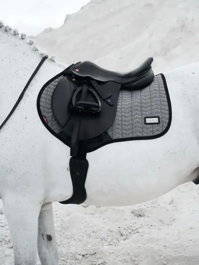LeMieux Aspen Close Contact Square Herringbone-1