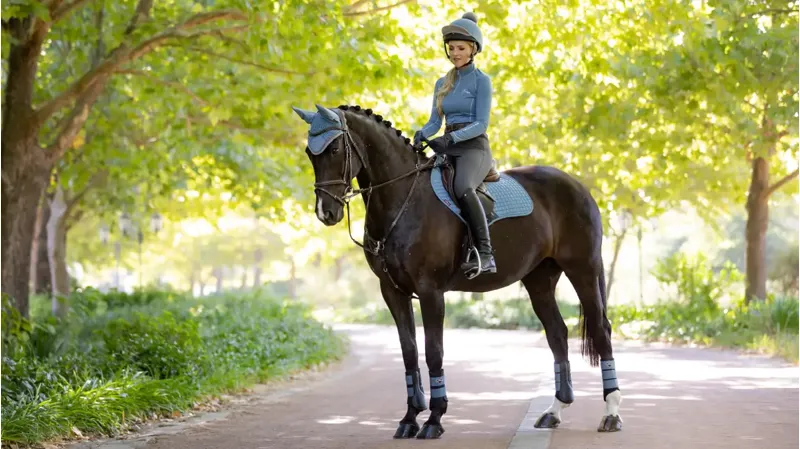 LeMieux Suede Close Contact Square Ice Blue-3